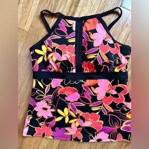 Women’s ladies swim top Lands End NWOT